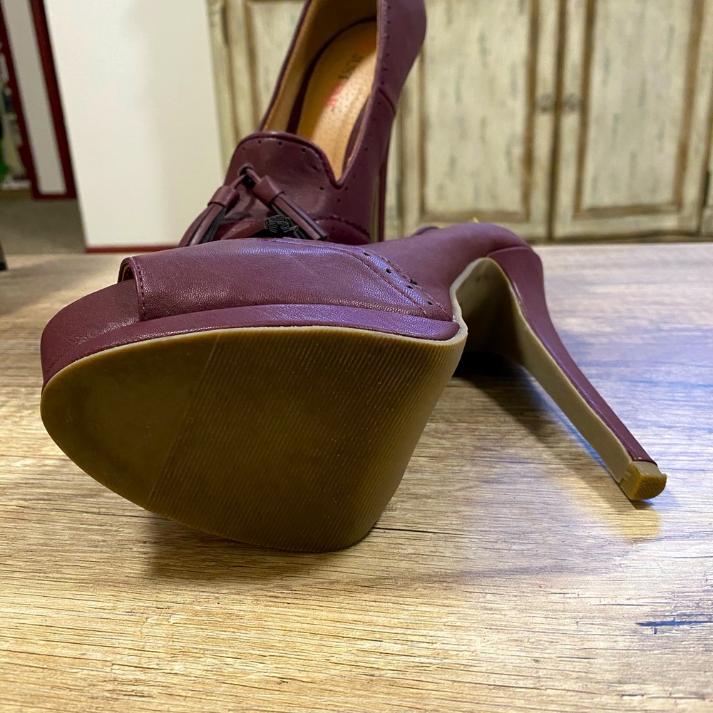 Platform peep toe heels